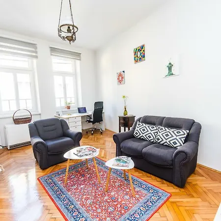 Bright And Modern Duplex In The City Center! דירה סראייבו